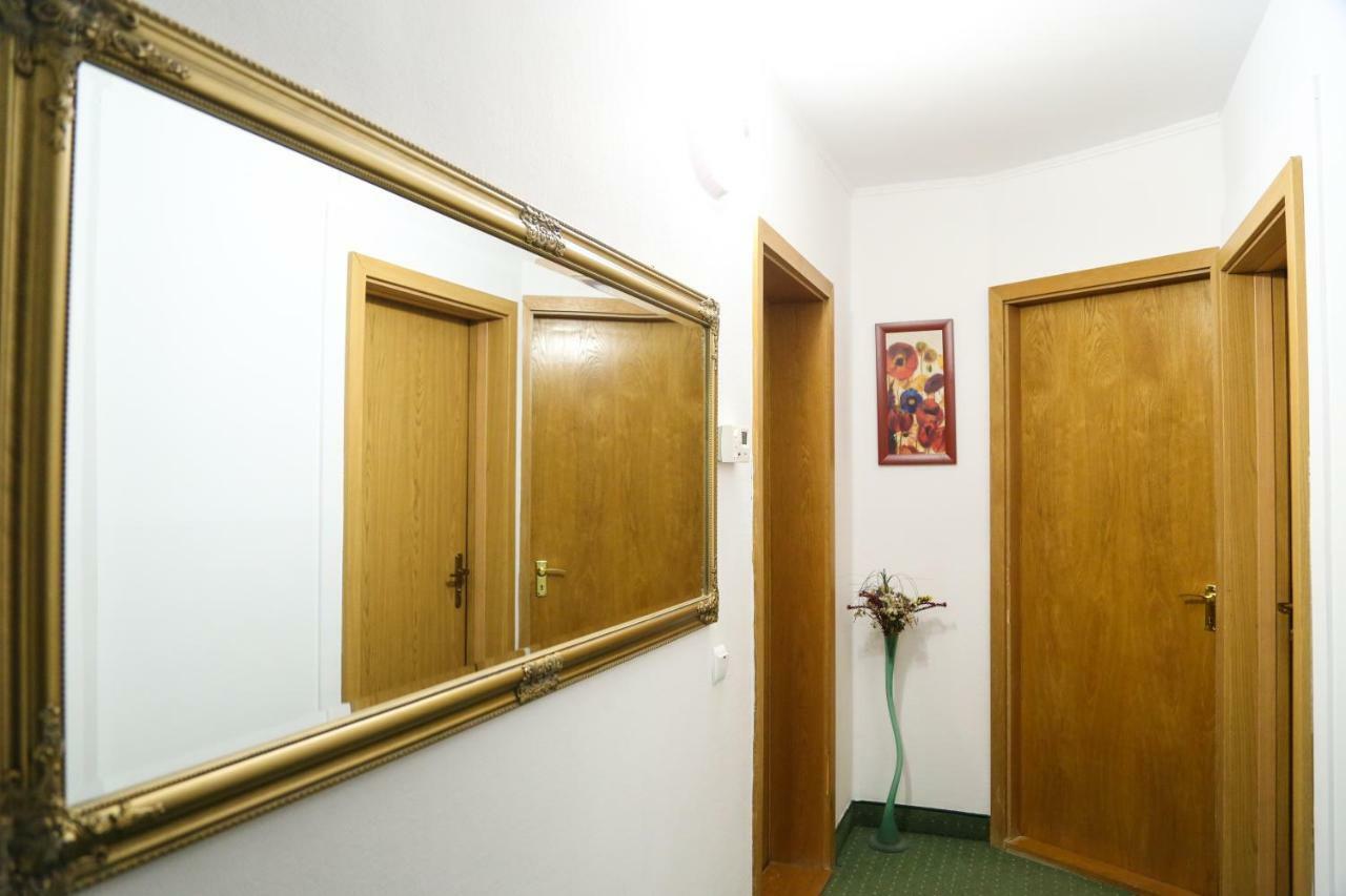 Luxury Brasov Leilighet Eksteriør bilde